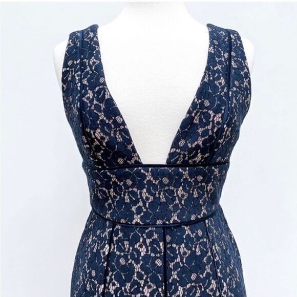 Keepsake The Label Too Soon Lace Blue Nude Plunge Sheath Dress Cocktail Size M - Picture 2 of 12